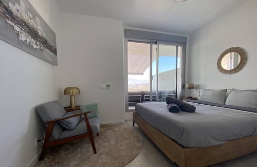 Nueva Milla de Oro Apartamento | Superb NEW apartment with 3 bedrooms, Sea & Mountain views, swimming pool, WIFI