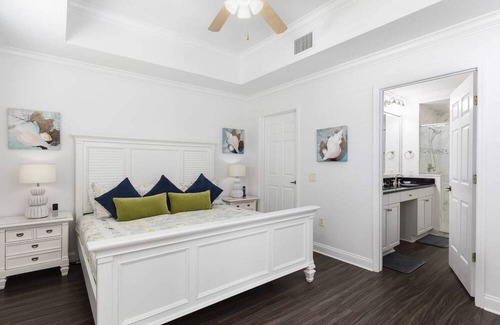 Reunion Condominio | Elevated Condo With Wraparound Porch at Reunion