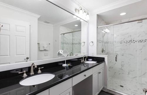 Reunion Condominio | Elevated Condo With Wraparound Porch at Reunion