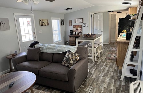 Lyndhurst Casa | Cozy Creekside Home with the National Forest at your back door !