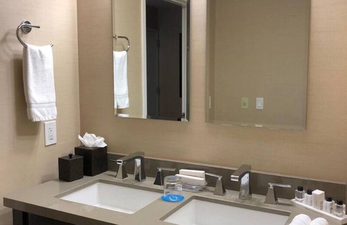 Cupertino Casa | Authentic California Experience! Onsite Pool, Free Breakfast and Parking
