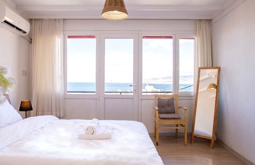 Konak Casa | Charming Home Overlooking Ocean with Garden