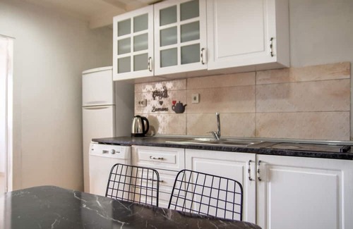 Konak Casa | Charming Home Overlooking Ocean with Garden