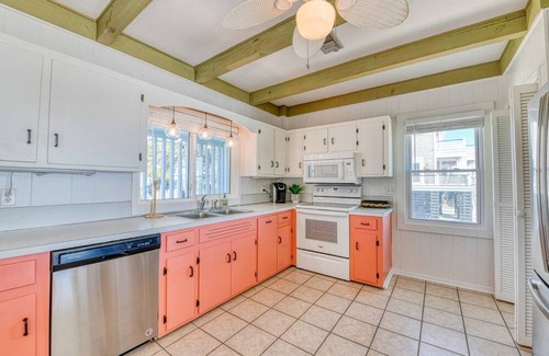 Inlet Harbour Casa | Oceanfront, Four BedroomThree Bathroom (Ground Level space)