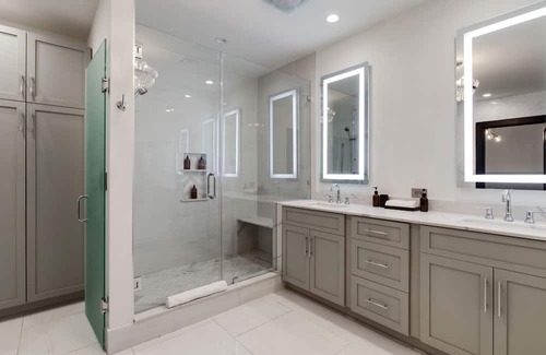 Central Business District Casa | Roami at The Brandywine | Heated Pool |6 Bed Combo