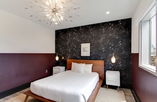 Central Business District Casa | Roami at The Brandywine | Heated Pool |6 Bed Combo