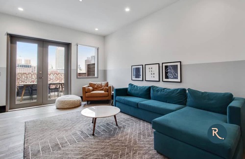 Central Business District Casa | Roami at The Brandywine | Heated Pool |6 Bed Combo