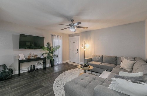 Arlington Apartamento | Cozy 2BR Farmhouse Apt - Sleeps 8 - FREE Parking!
