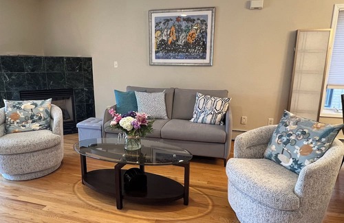 Palisades Park Casa | Cozy 1-bedroom only 20 minutes away from Manhattan. Not entire home.