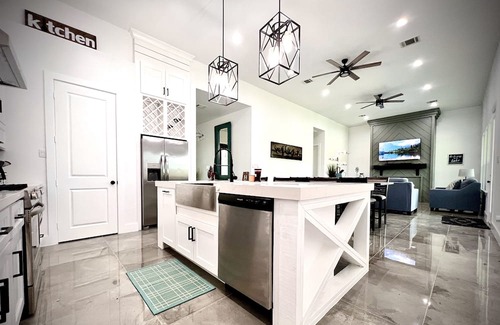 Trinity Casa | Lakefront property located in a private golf course community