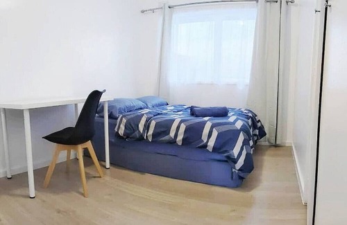 Oak Park Casa | {Promo!} Next to Train Station, FREE WIFI!