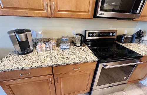 Saint Joseph Apartamento | Beautiful downtown condo with marina views, minutes from the beach