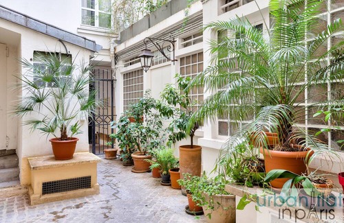 Strasbourg -Saint-Denis Apartamento | Urban Flat 70 - Authentic 3BDR Parisian Flat