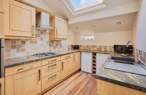 Matlock Casa | Host & Stay | Church View Cottage