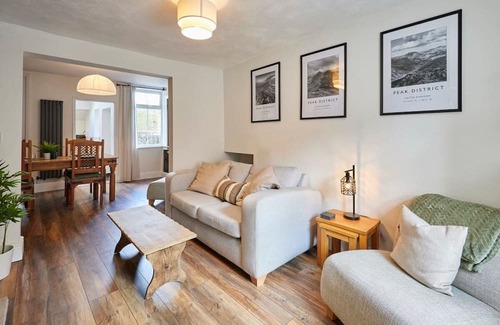 Matlock Casa | Host & Stay | Church View Cottage