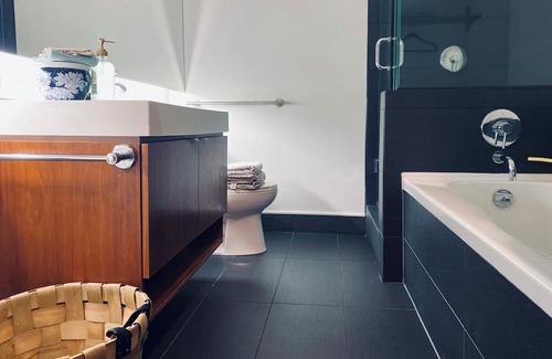 Gastown Apartamento | Urban Zen Studio suite - a cozy Central-city retreat