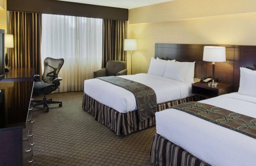 Buford Highway Casa | Southern Hospitality! Near Zoo Atlanta & Georgia Aquarium! FREE Parking!