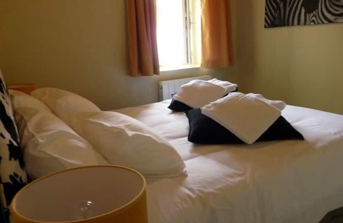 Rouvray-Saint-Florentin Cabaña | Gite Les-Villages-Vovéens, 4 bedrooms, 12 persons