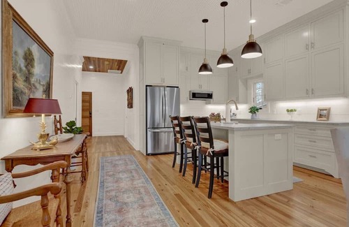 Fredericksburg Casa | LOCATION! One Block to Main Street/Wineries!