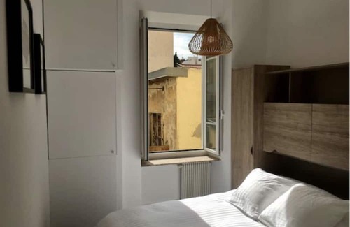 Jean-Medecin Apartamento | Stunning apartment in the Gold Square of Nice! Close to the beach