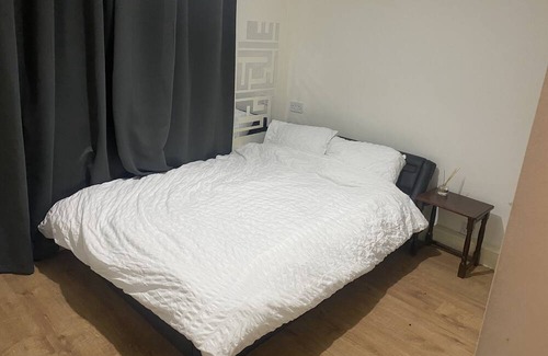 Abbey Wood Apartamento | Beautiful ground floor flat with conservatory