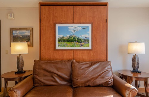Crested Butte Condominio | Grand Lodge 1-Bedroom Condo with Mountain Views - No Cleaning Fee! by RedAwning
