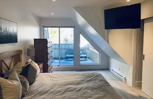 Village North Condominio | NEW RENO - 3 bedroom Whistler village Condo Great location!