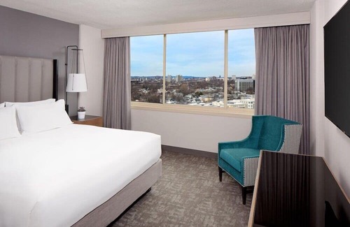 MIT Casa | 2 Connecting Suites at a 4⭐️ Hotel