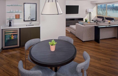 MIT Casa | 2 Connecting Suites at a 4⭐️ Hotel