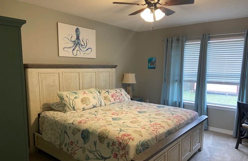 Navarre Casa | Sea Largo, Newly Decorated | 5 Min. to Beach | Comfortable Beds | Quiet Neighborhood | Clean