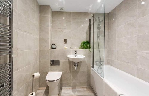 Margate Apartamento | Host & Stay | Farrier William