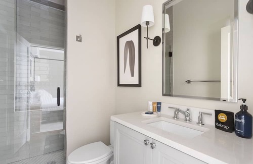 Cannonborough Elliotborough Apartamento | Thomas Waring House Suite C: Luxury and Relaxation