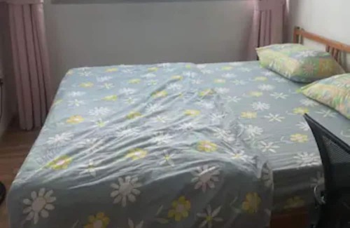 Yishun Apartamento | clean air condition double bed room. great location