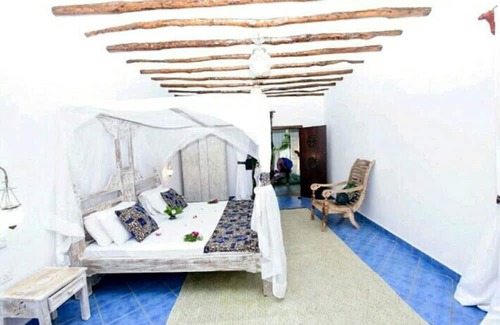 Watamu Villa | Beach road villa