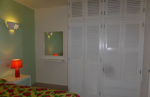 Dominicus Apartamento | DIRECTLY ON THE CARIBBEAN SEA, 3 ROOM APARTMENT, GARDEN & POOL & DIRECT ACCESS TO THE SEA!