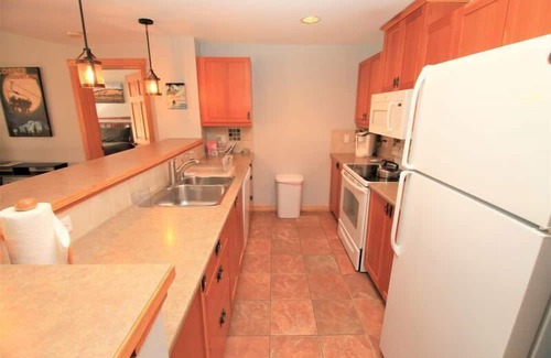 Copper Mountain Village Condominio | Slope View 3BR / 3BA. Lavadora y secadora en la unidad! ¡Todas las fechas de primavera restantes se redujeron!
