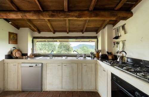 Pescaglia Cabaña | Tuscan house in idyllic scenic tranquility in hills between Lucca and sea WiFi