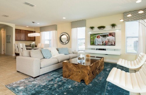 Florida Central Atlantic Coast Casa | Primera clase a estrenar Interior diseñado casa 4 millas a Disney / transporte gratuito