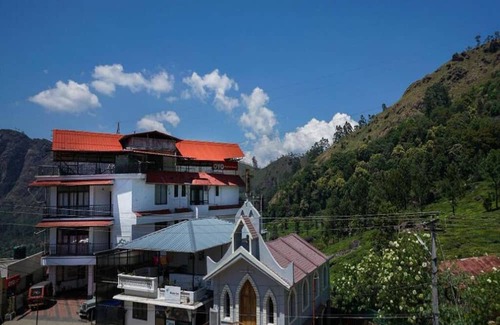 Munnar Complejo | Memorable Stay Views/Attukad Waterfalls/Hydel Park