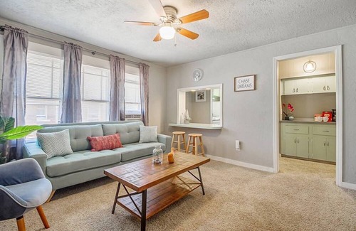 Central Oklahoma City Apartamento | 1 bed 1 bath Nice and easy close to Plaza District