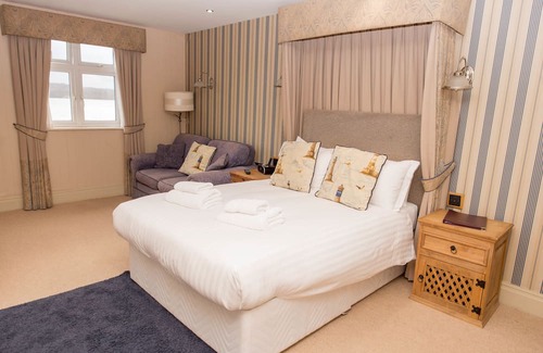 Menai Bridge Hotel | Gazelle Hotel