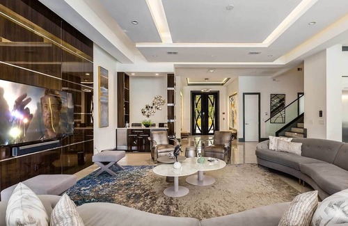 Reunion Casa | Ultra-Modern Oasis with Pool and Spa at Reunion