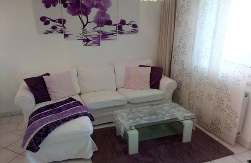 Wiener Neudorf Apartamento | 90m2, TOP LOCATION, CLOSE TO VIENNA, QUIET, CLEAN, SECURE, CHEAP, SCS, WiFi