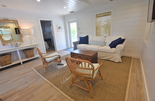 Hope Town Casa | Brand new! 3 bedrooms/2 bathrooms across from the beach!