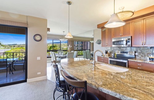 Kaanapali Condominio | MRR Presents Kaanapali Ali'i 272 - Remodeled 7th Floor Corner 2BR w/ Partial Ocean AND Mountain Views!
