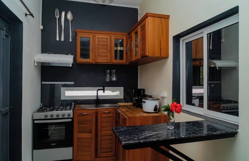 Hell-Ville Casa | Cattleya Guest House