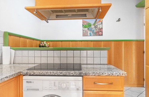 Grinzing Apartamento | Luxury Garden Villa Sleeps 16 Guests