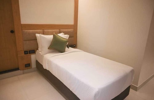 Berhampore Hotel | Hotel Green View