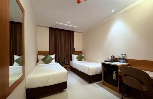 Berhampore Hotel | Hotel Green View