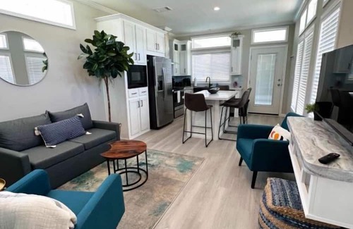 Baker County Hotel | Island Oaks